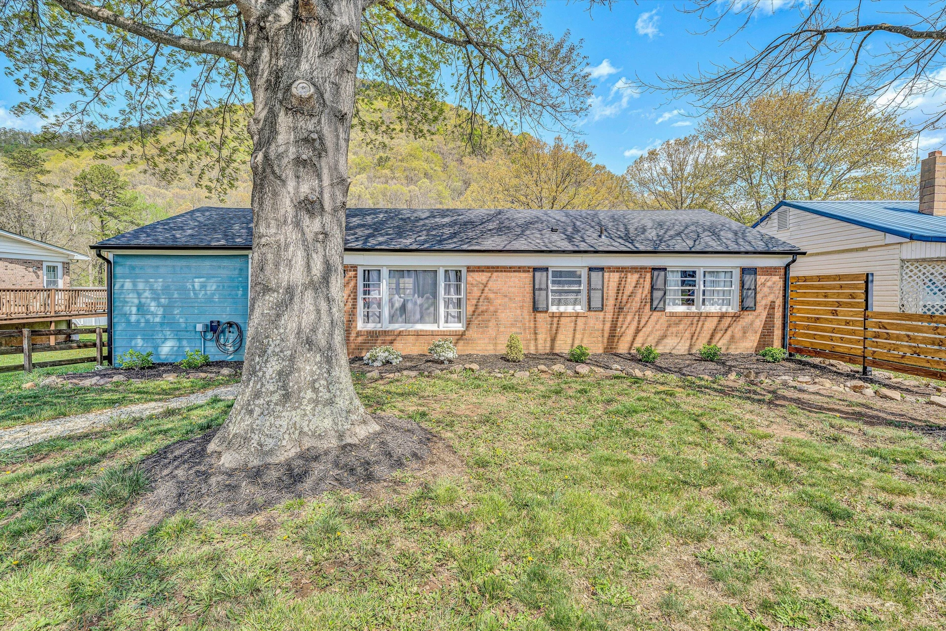 1126 Anderson ST - Photo 10