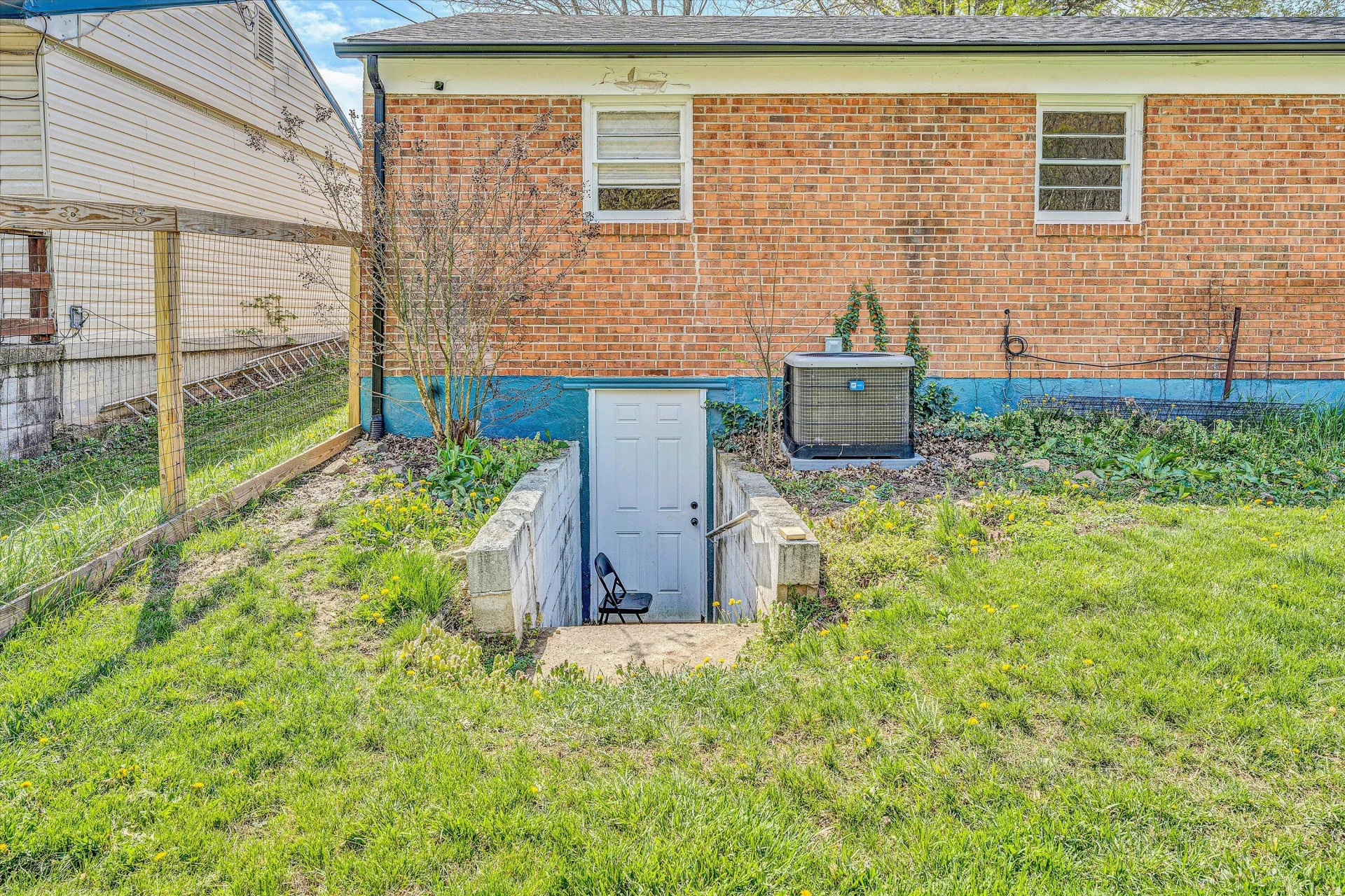 1126 Anderson ST - Photo 6