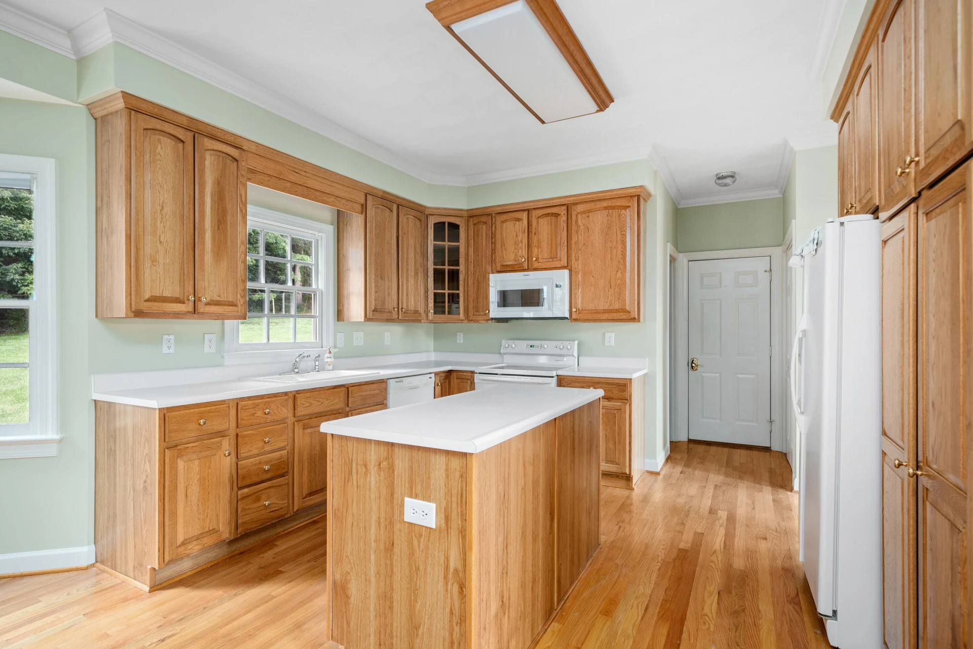475 Wentworth LN - Photo 14