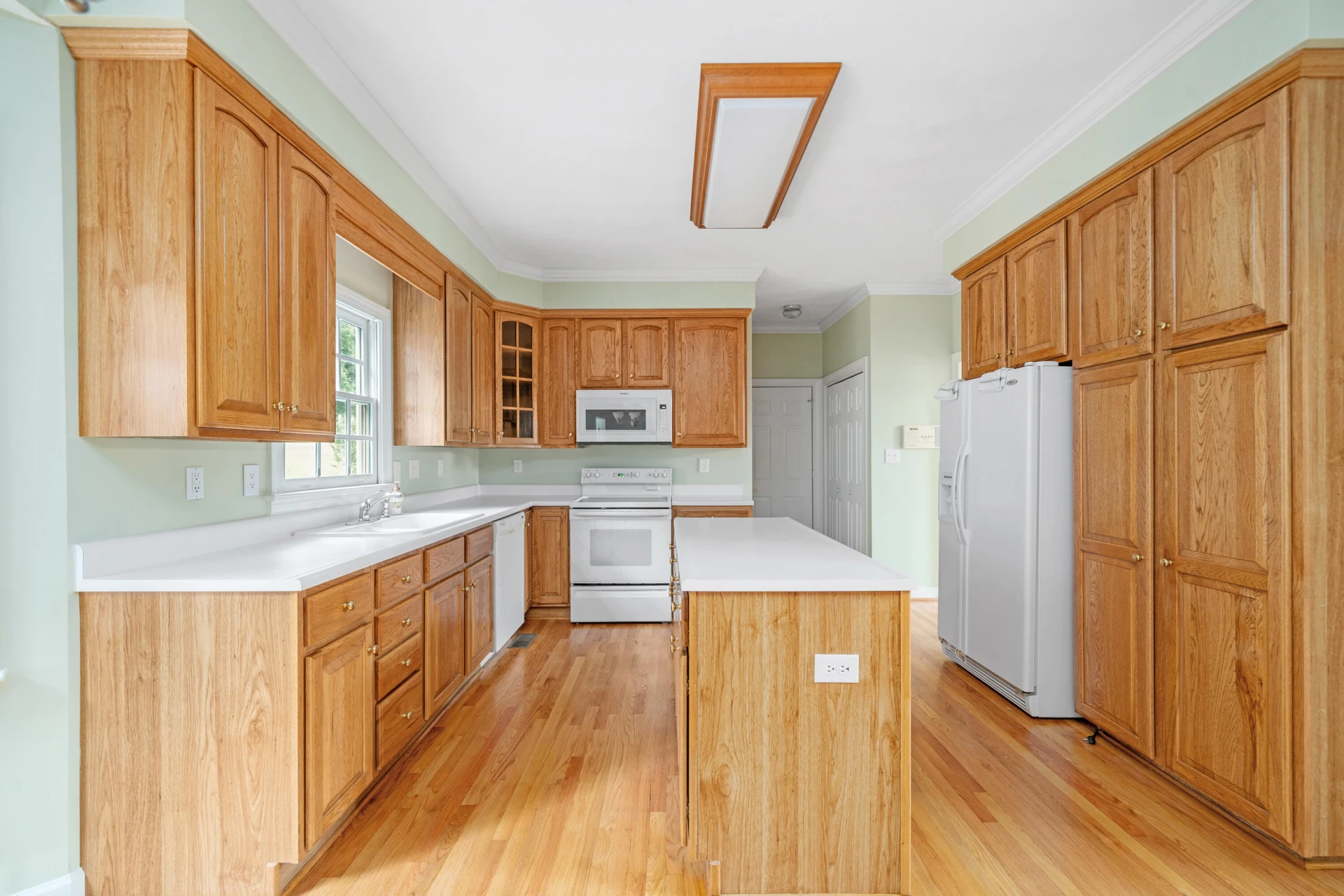 475 Wentworth LN - Photo 15