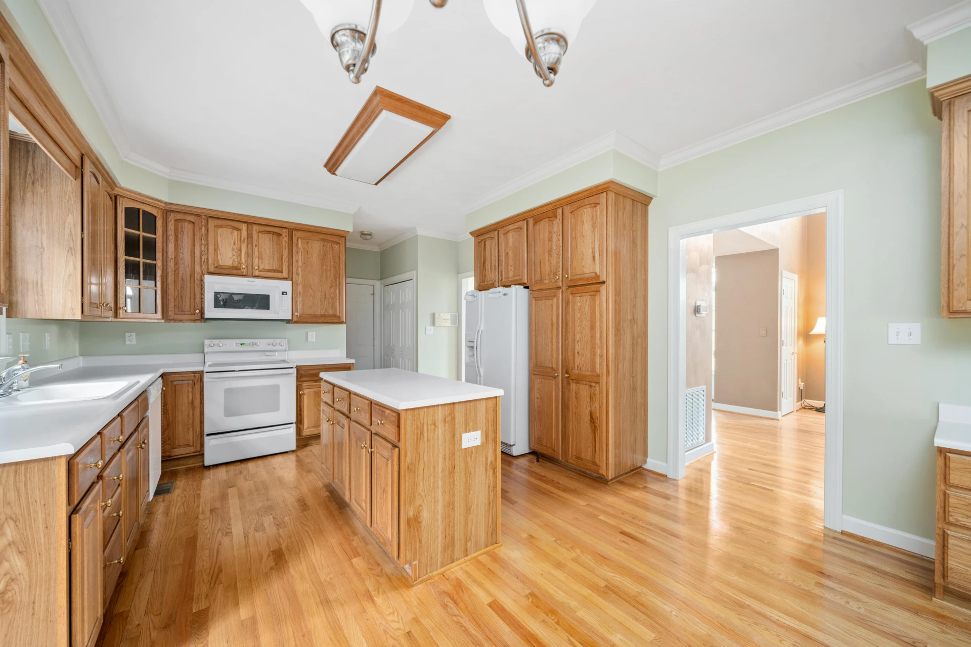 475 Wentworth LN - Photo 16
