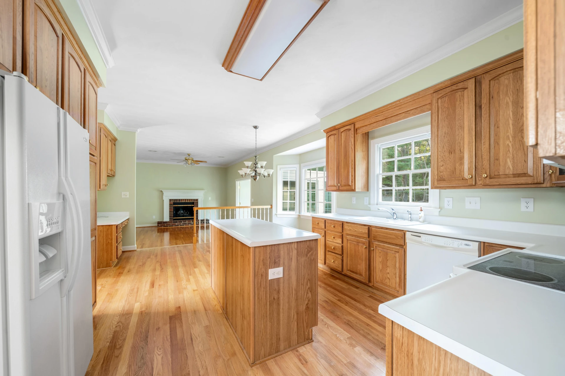 475 Wentworth LN - Photo 17