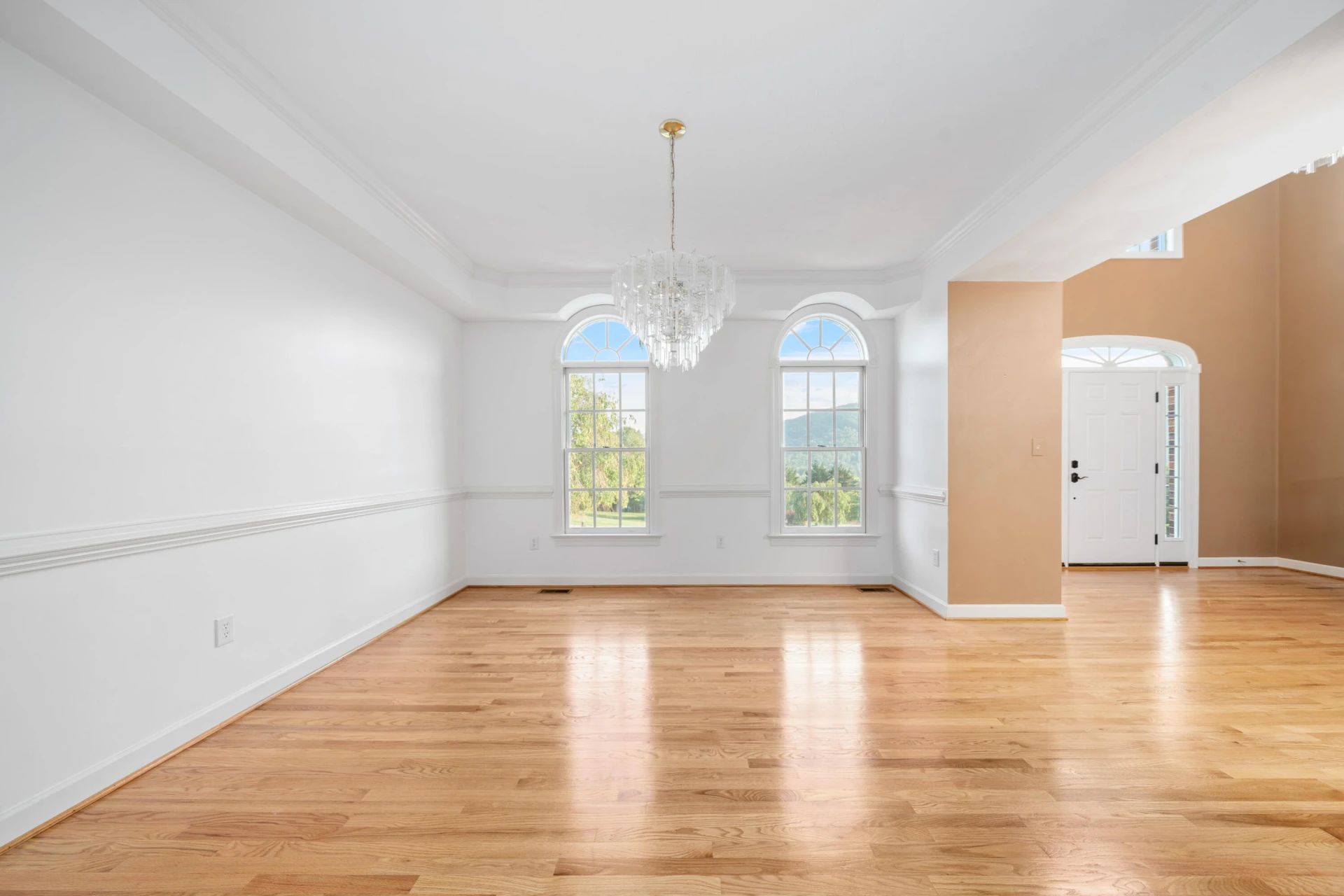 475 Wentworth LN - Photo 18