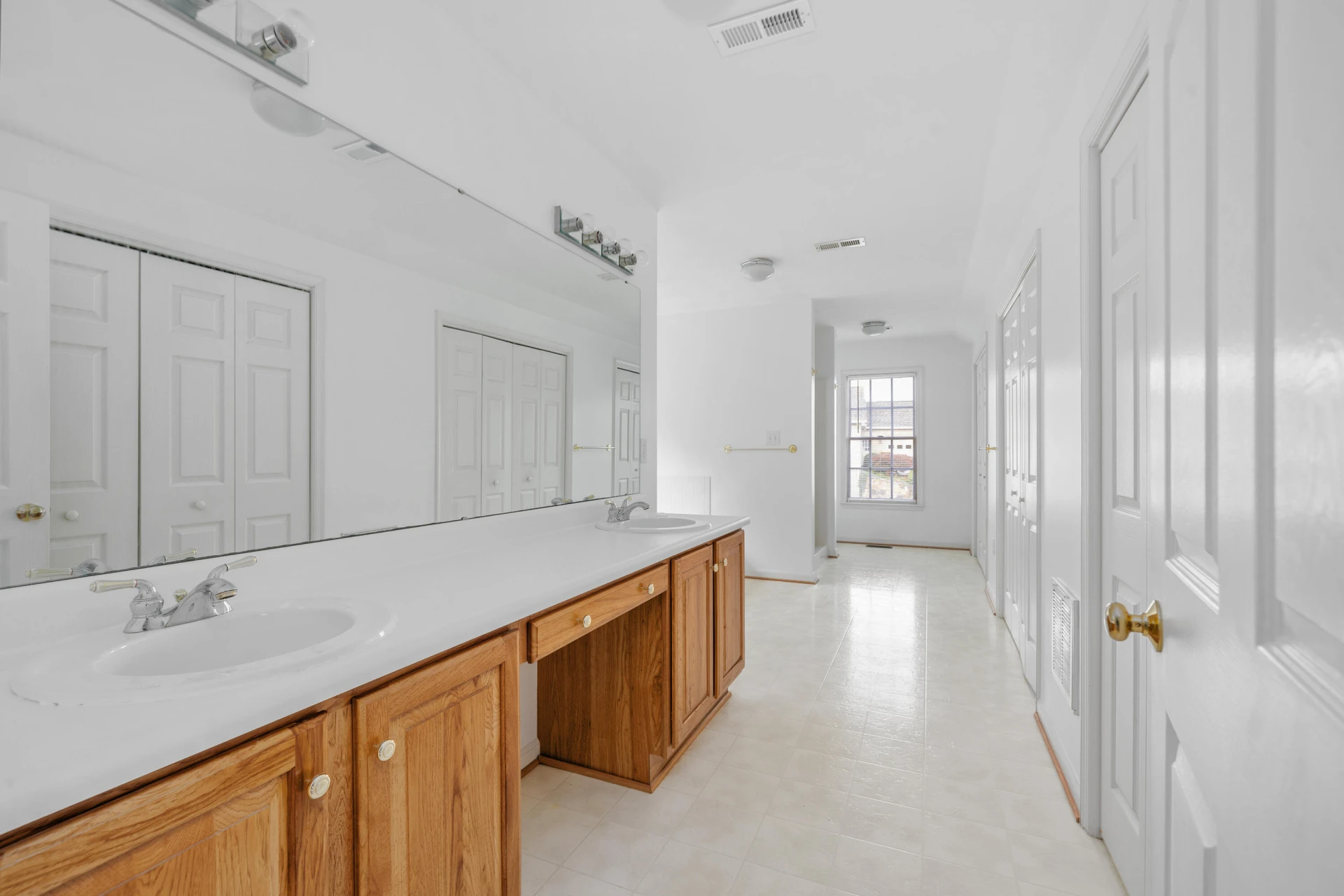 475 Wentworth LN - Photo 22
