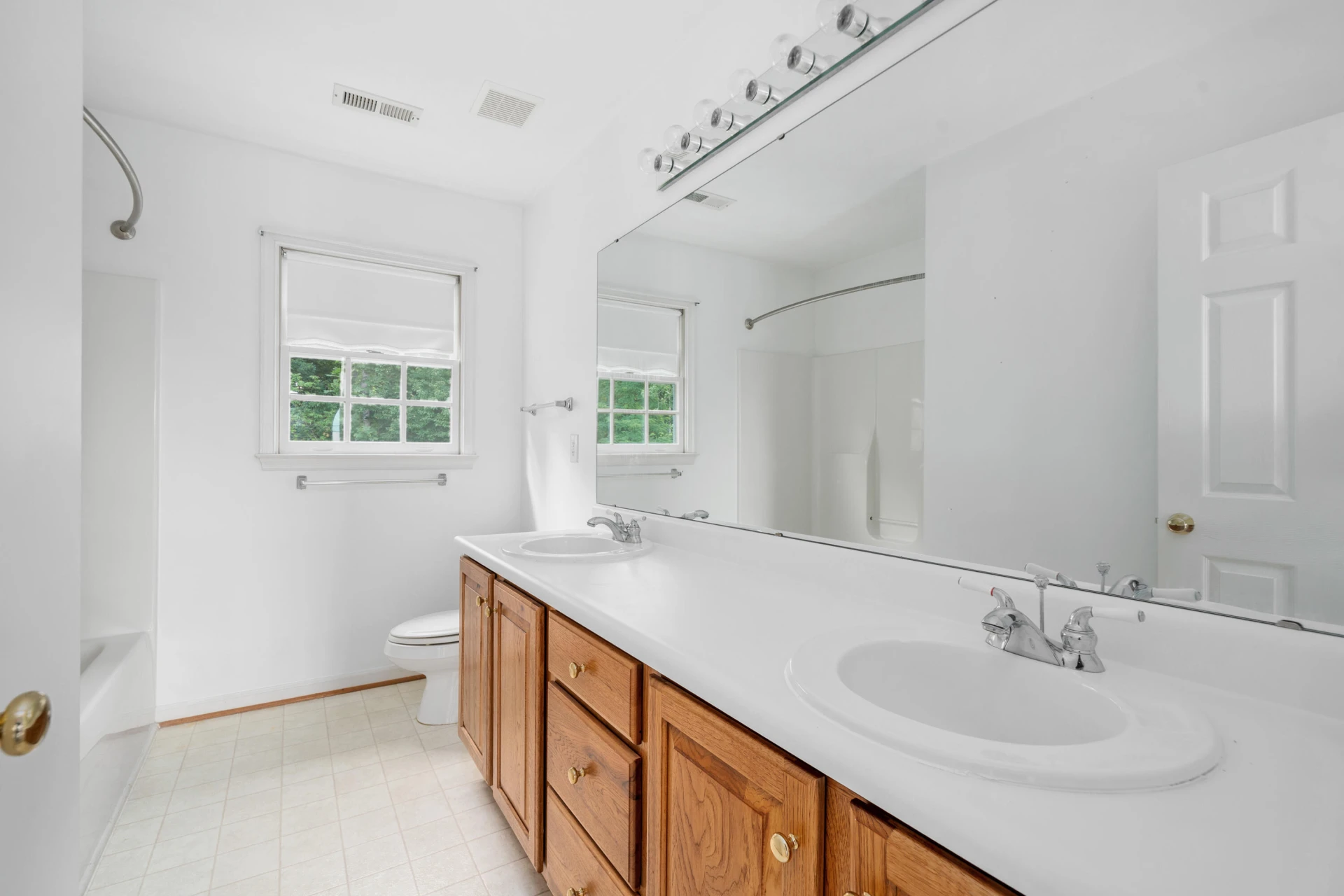 475 Wentworth LN - Photo 26