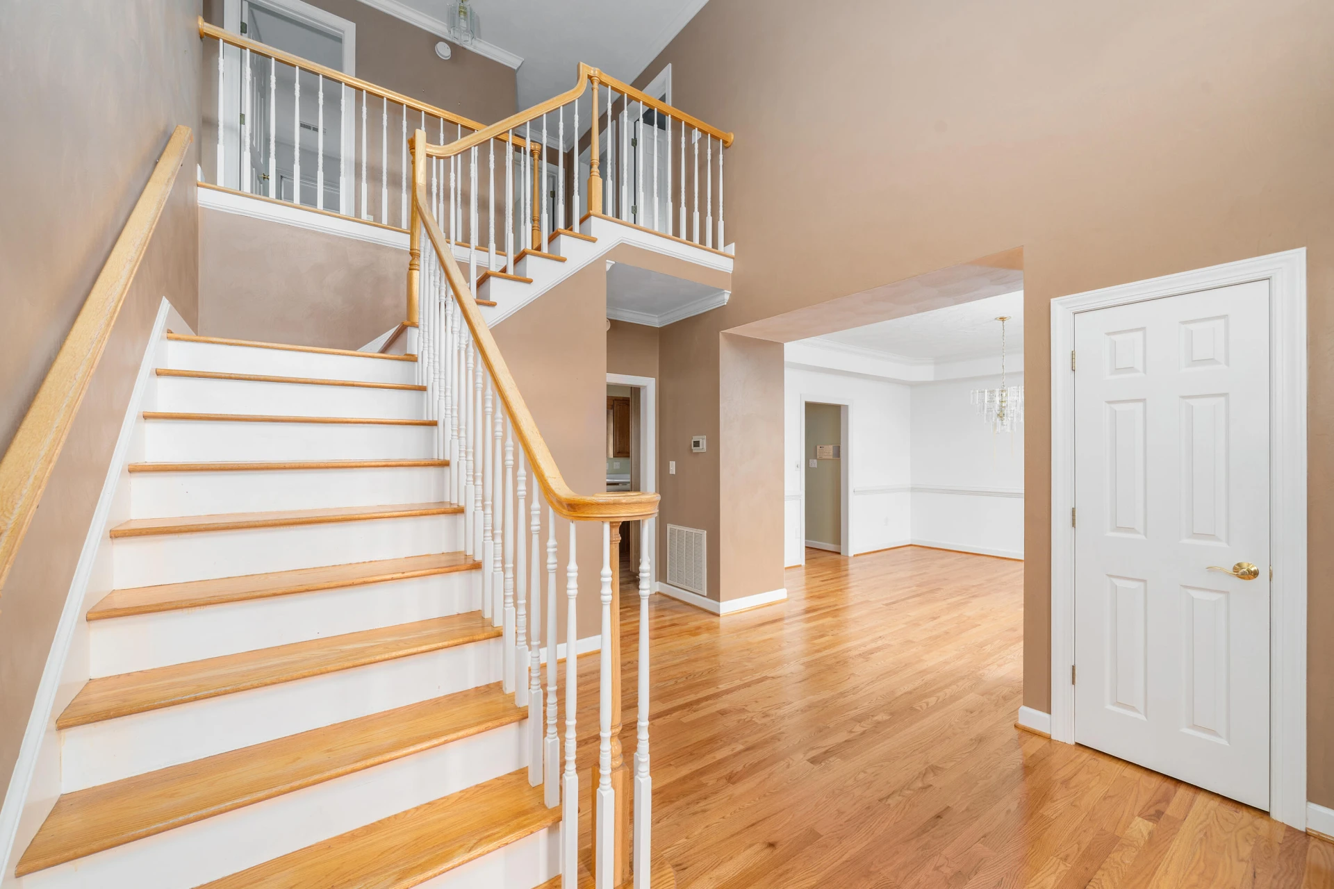475 Wentworth LN - Photo 9