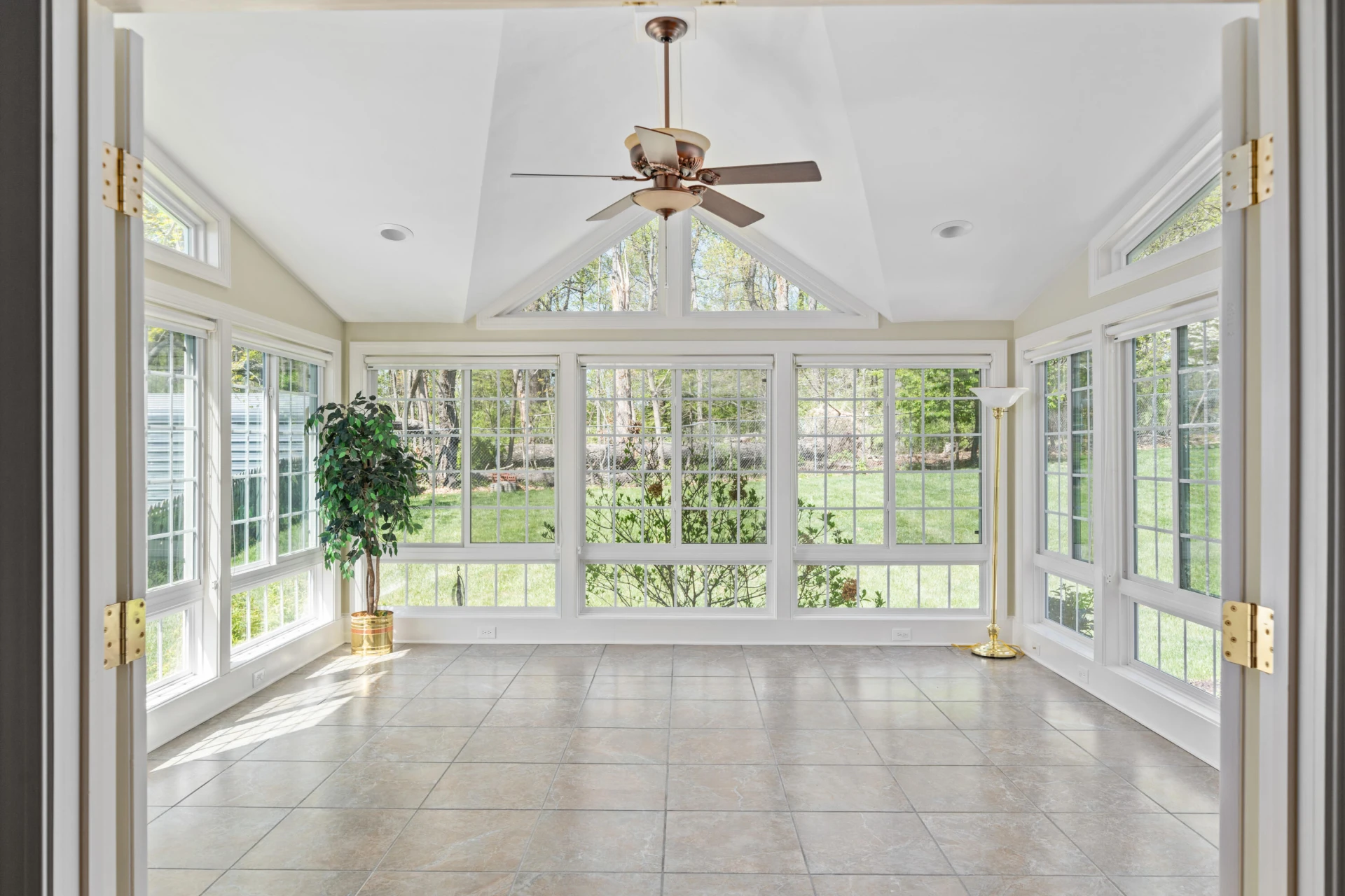 475 Wentworth LN - Photo 10