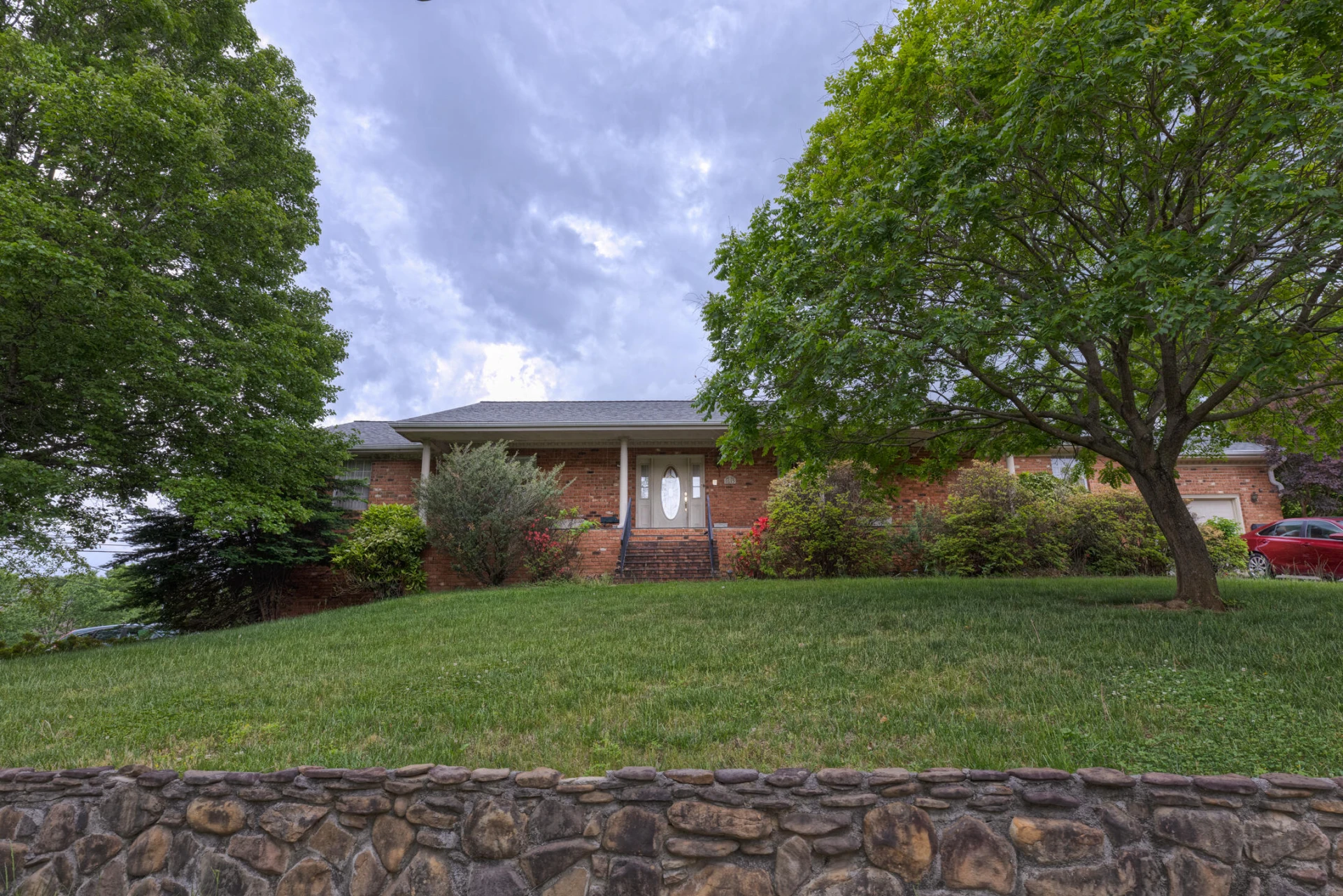 1615 Deyerle RD - Photo 2
