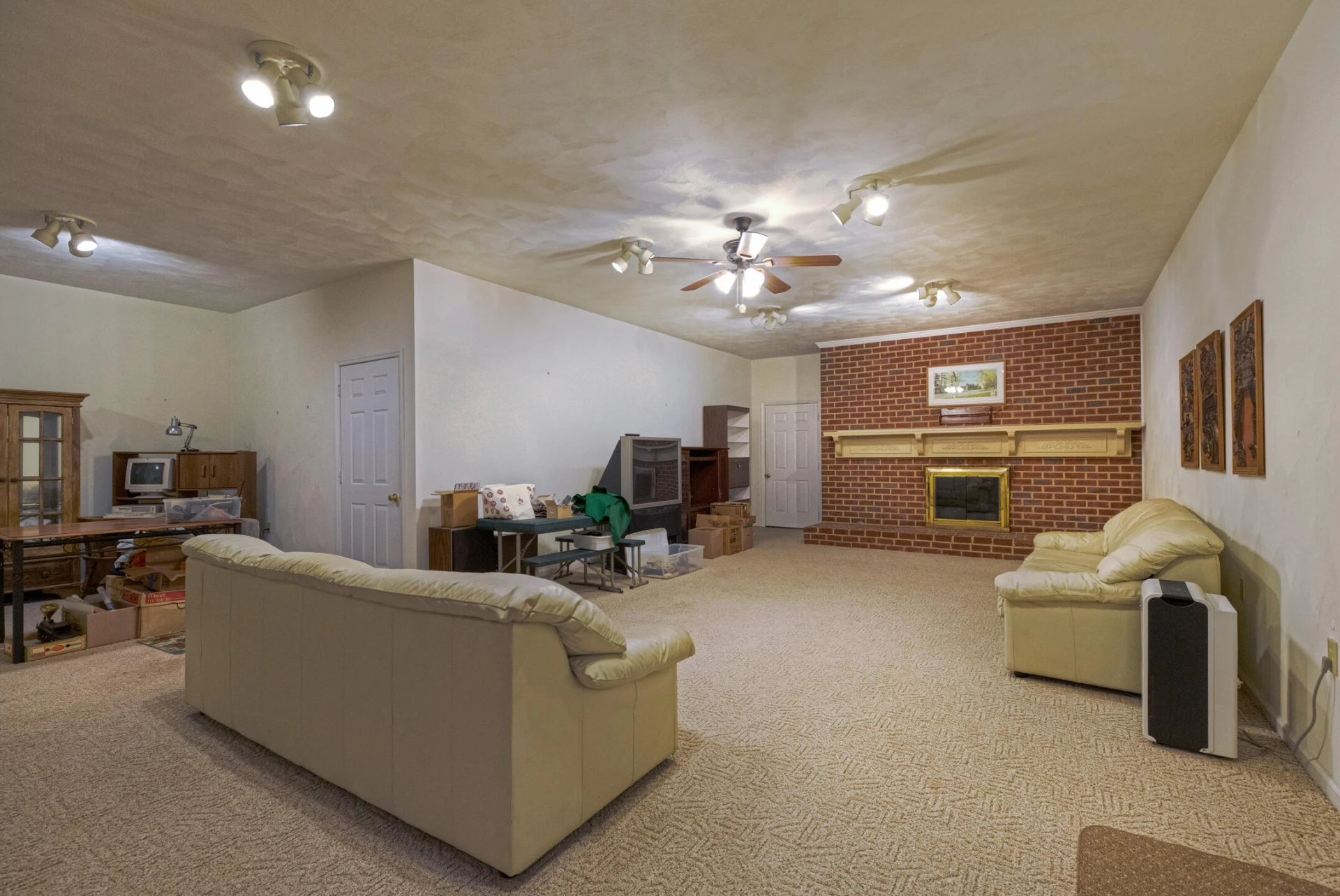 1615 Deyerle RD - Photo 26