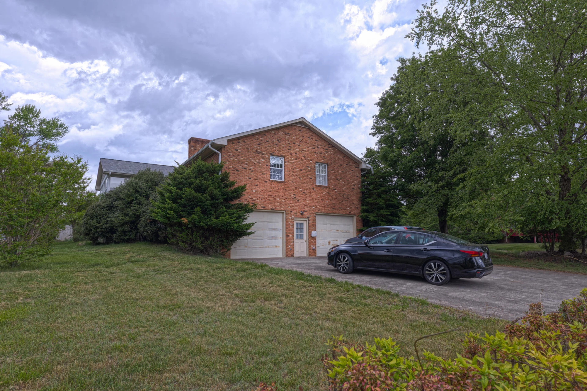 1615 Deyerle RD - Photo 34