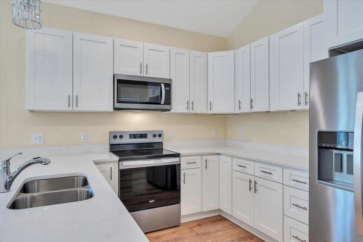 1017 Greenhurst AVE - Photo 13