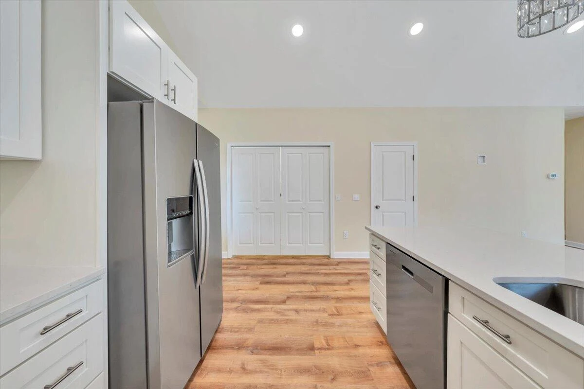 1017 Greenhurst AVE - Photo 14