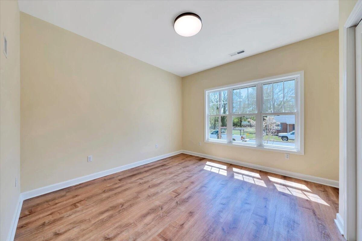 1017 Greenhurst AVE - Photo 26