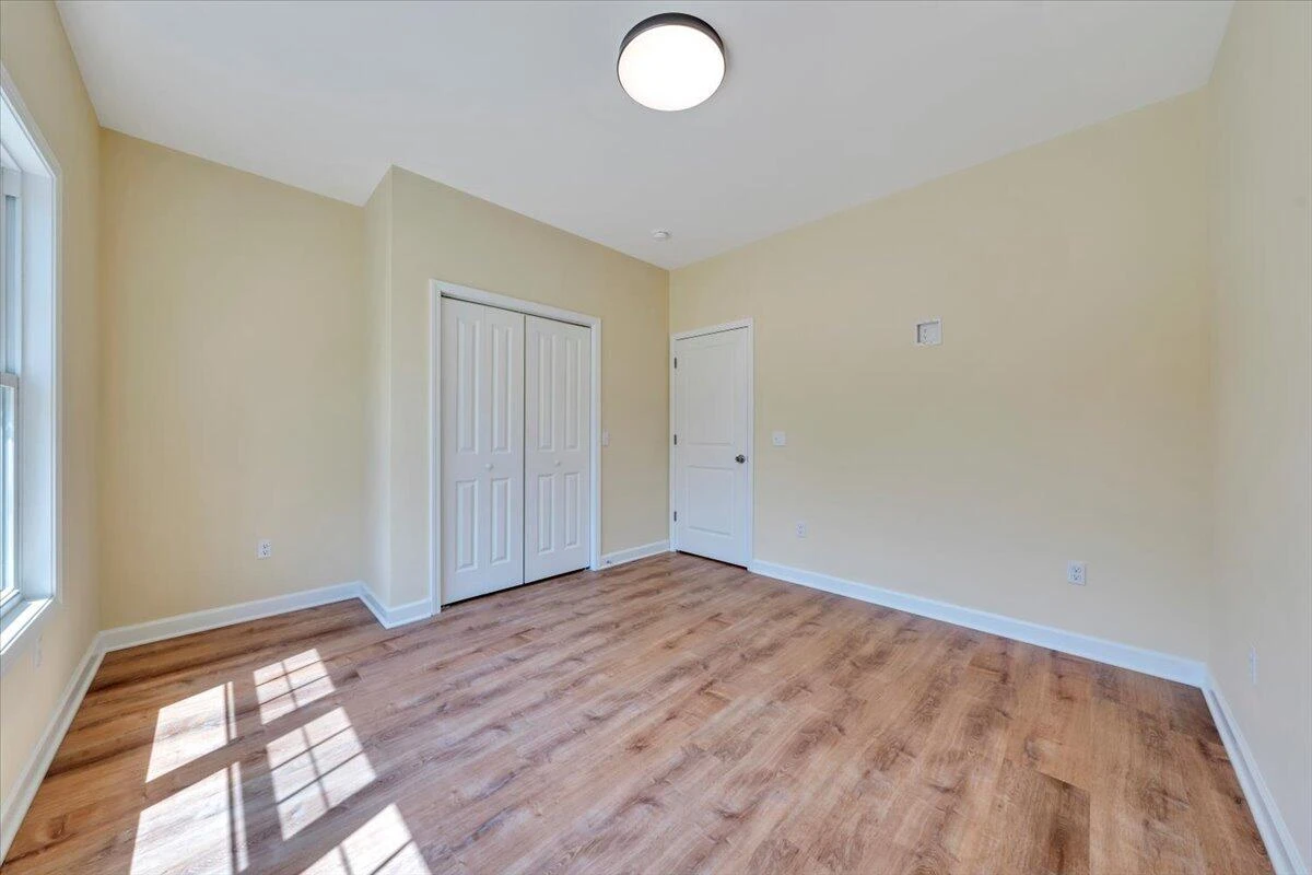 1017 Greenhurst AVE - Photo 27