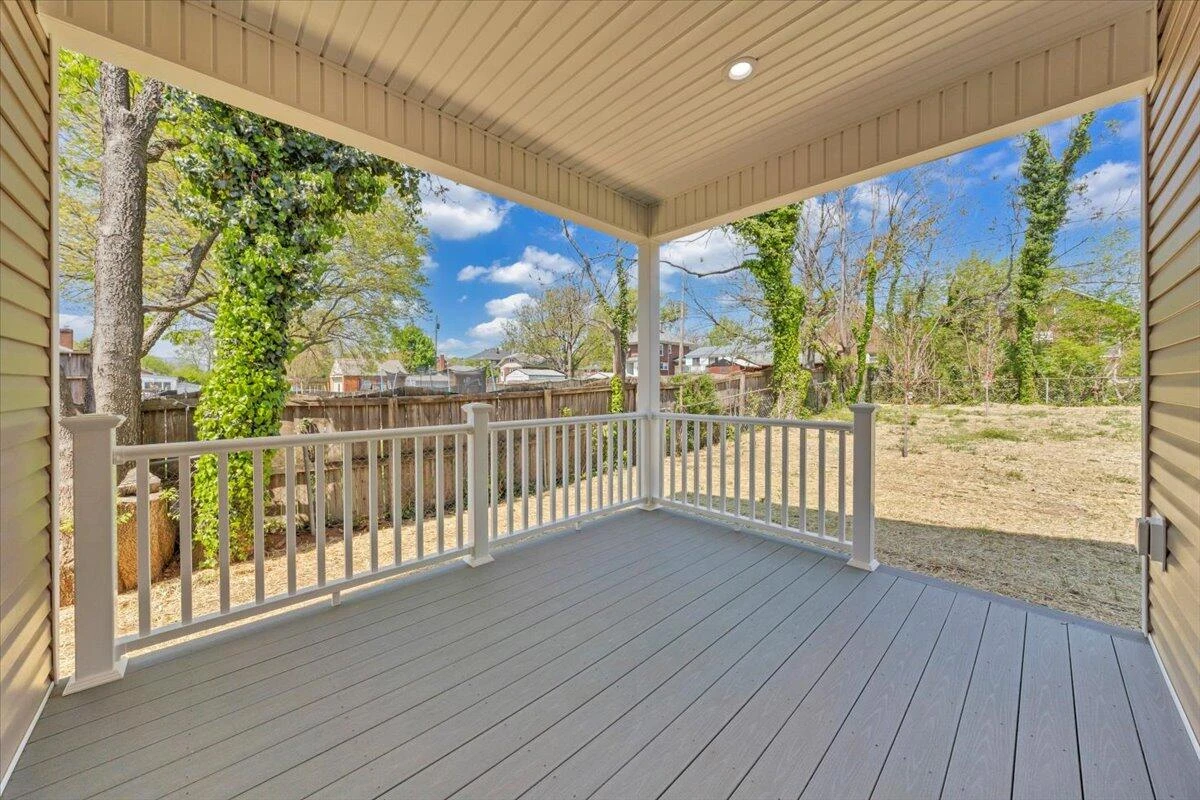 1017 Greenhurst AVE - Photo 28