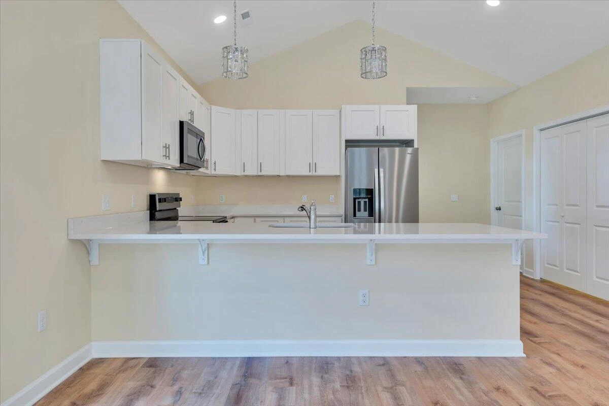 1017 Greenhurst AVE - Photo 8