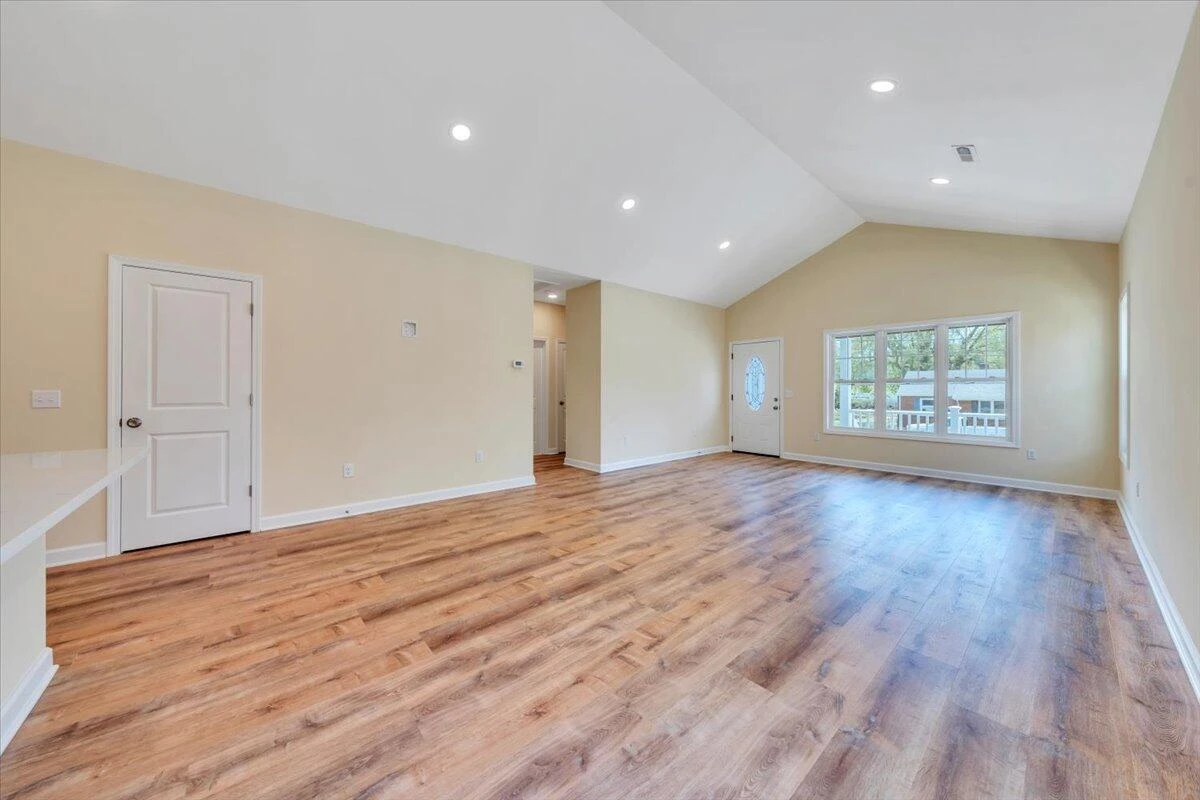 1017 Greenhurst AVE - Photo 9