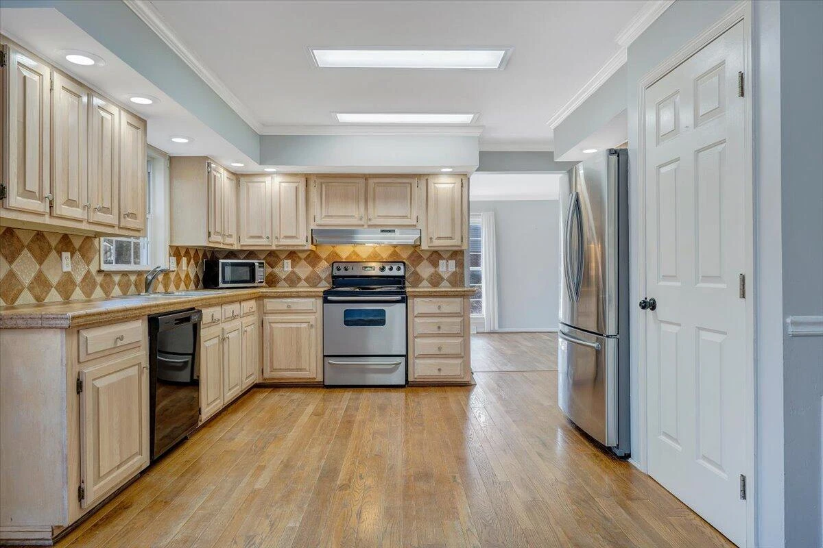 220 Regency BLVD - Photo 18