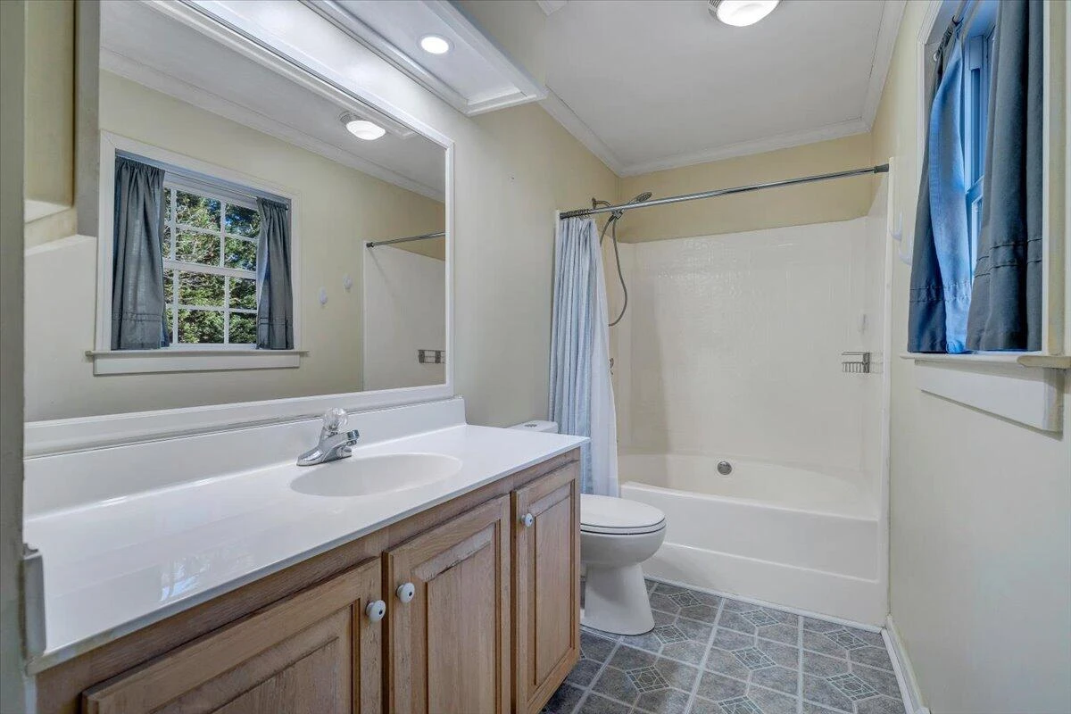 220 Regency BLVD - Photo 35