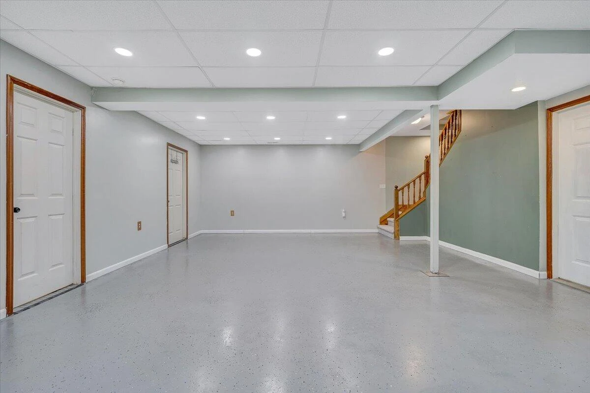 220 Regency BLVD - Photo 47