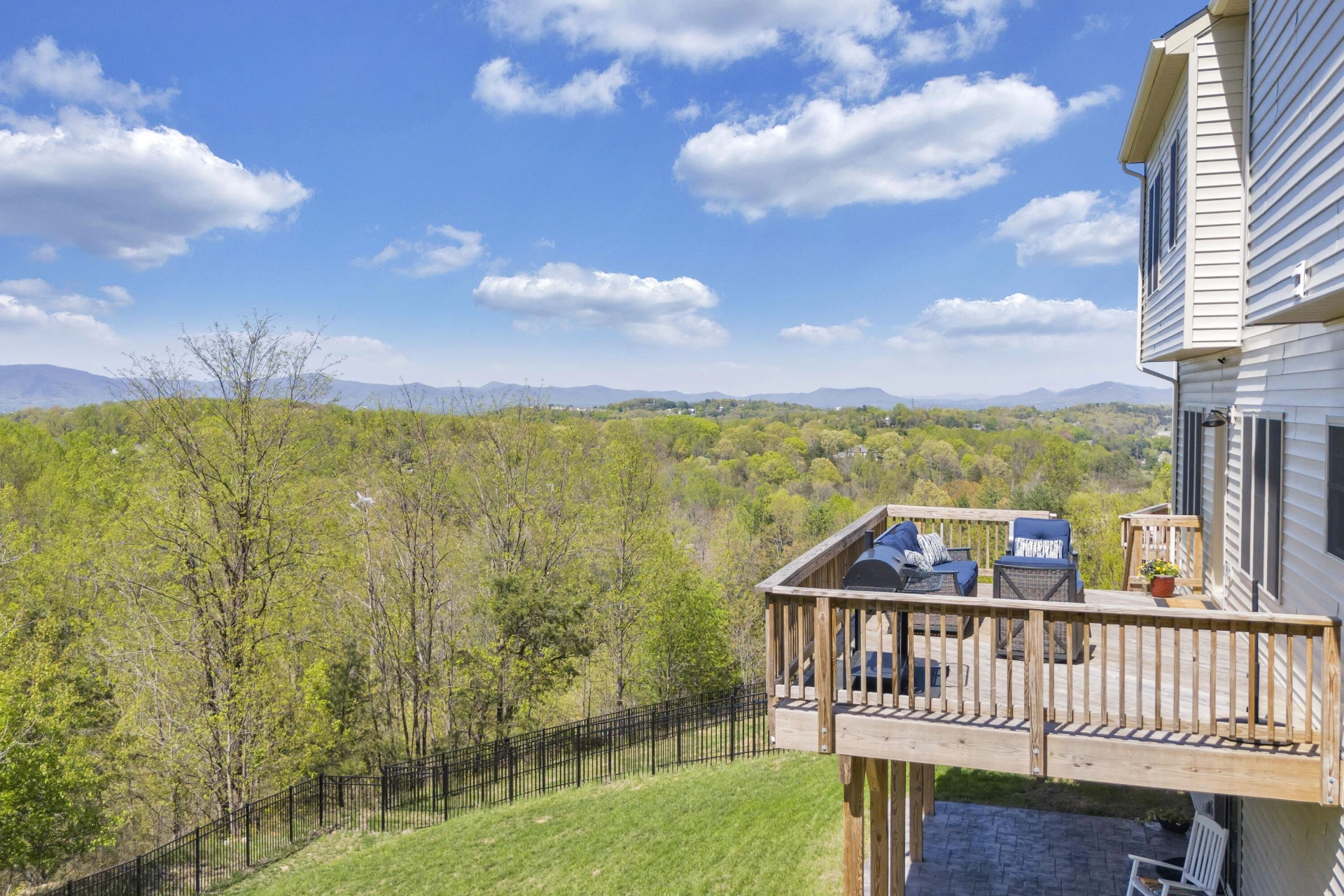 6946 Linn Cove CT - Photo 2