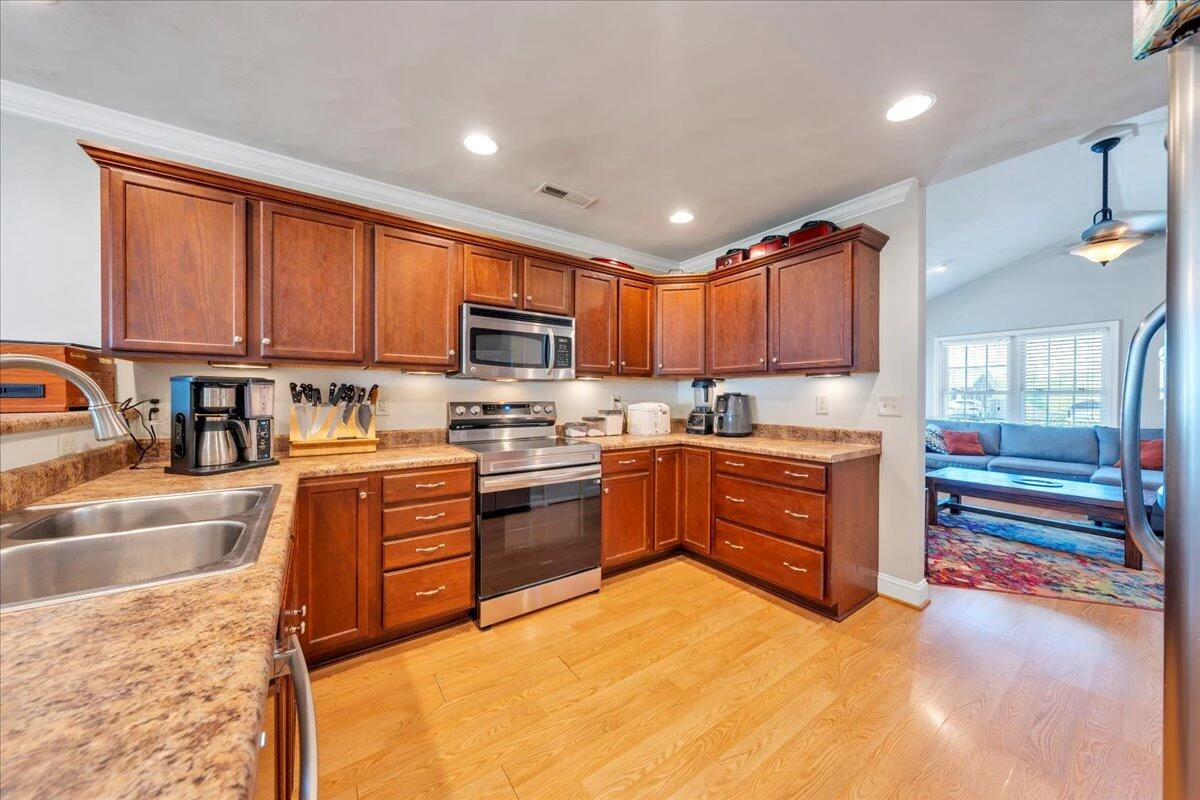 212 N Bruffey ST - Photo 10