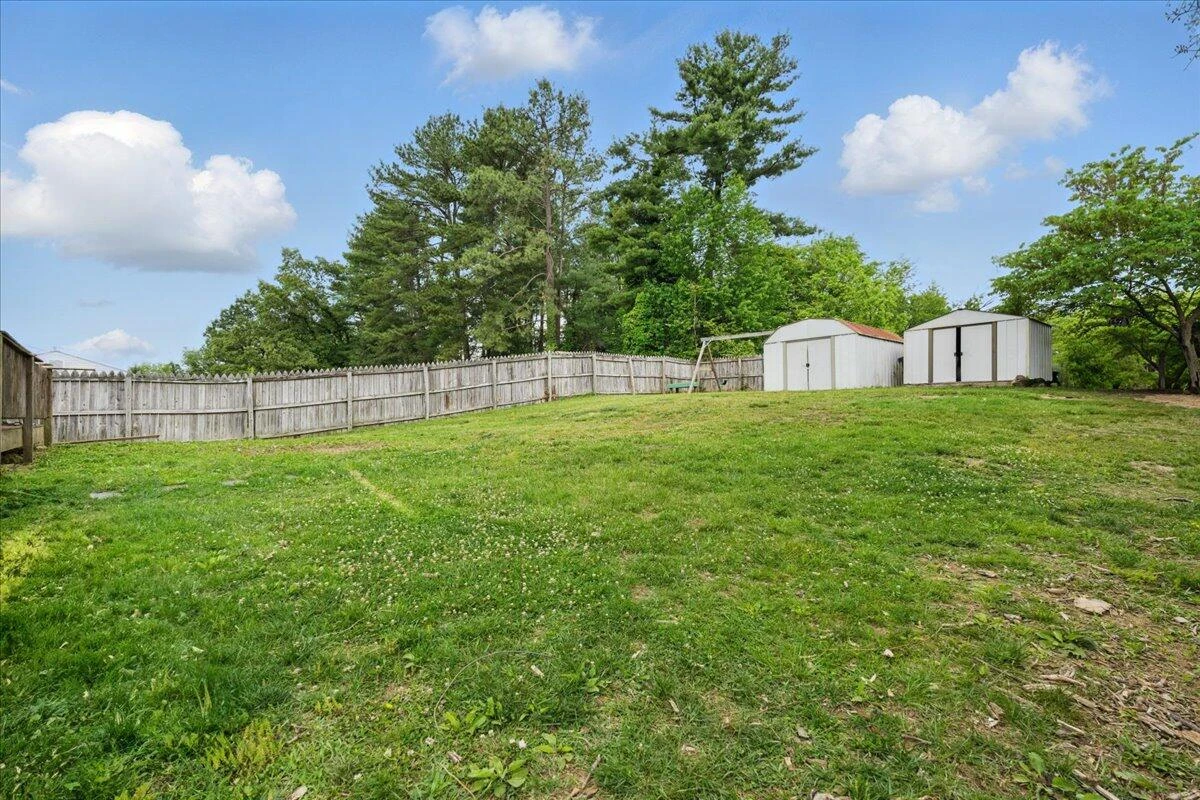 931 Hedgewood DR - Photo 35