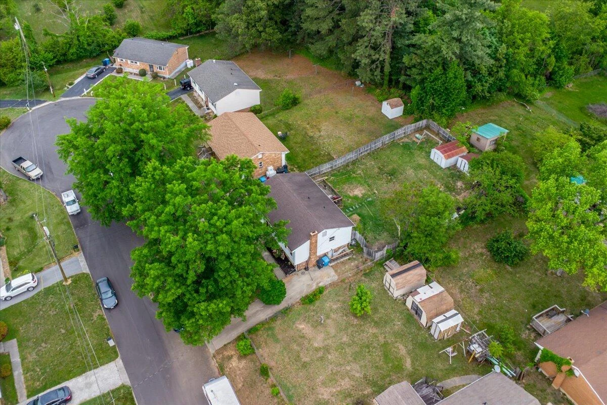 931 Hedgewood DR - Photo 38