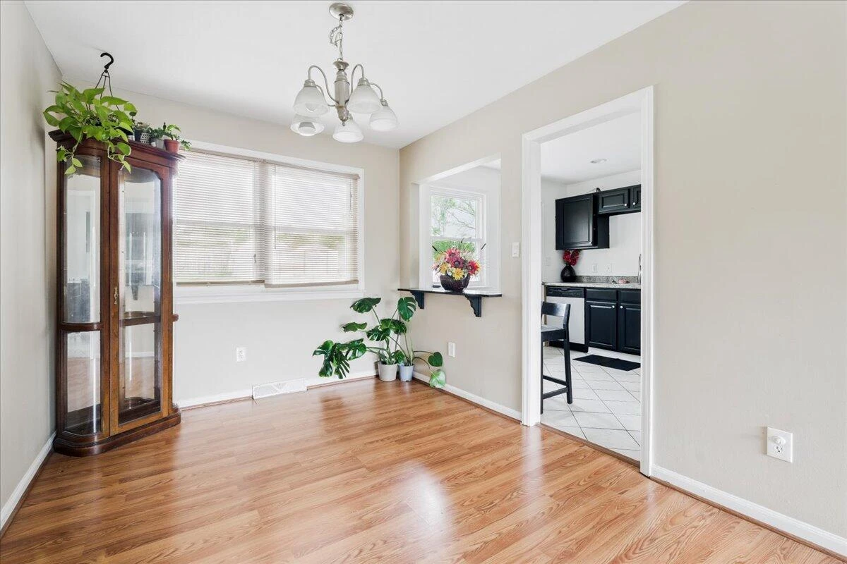 931 Hedgewood DR - Photo 9