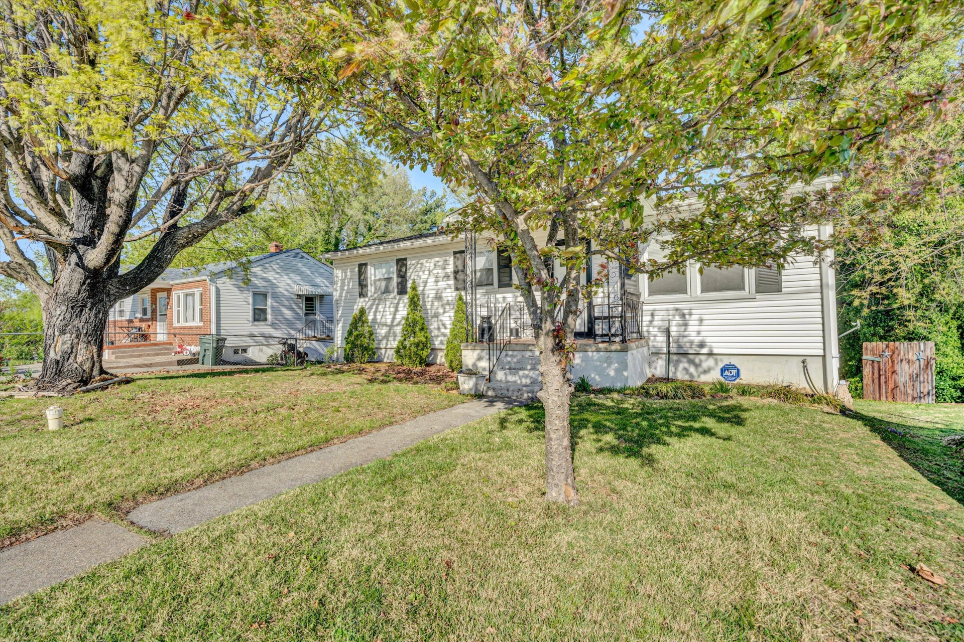 222 Braxton  AVE - Photo 2