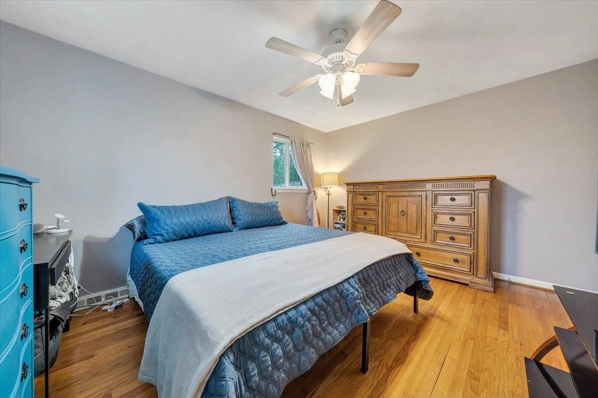 1207 Tompkins AVE - Photo 13