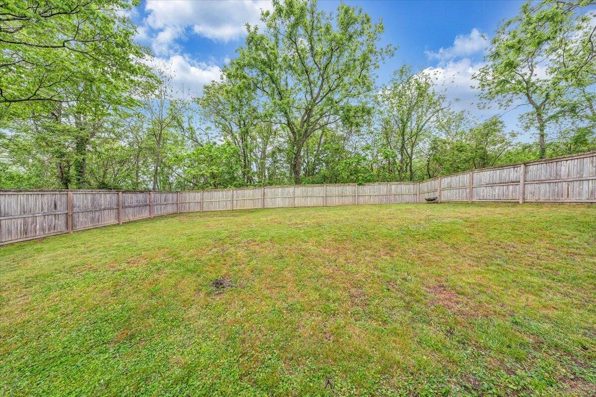 1207 Tompkins AVE - Photo 18