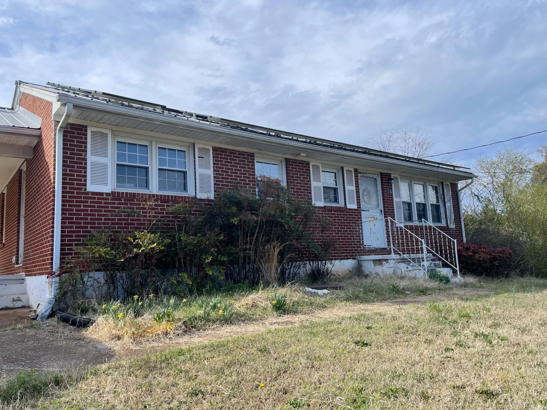 216 Frazier RD