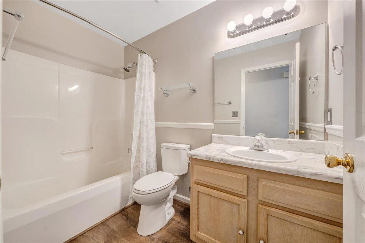 2237 Bloomfield AVE - Photo 20