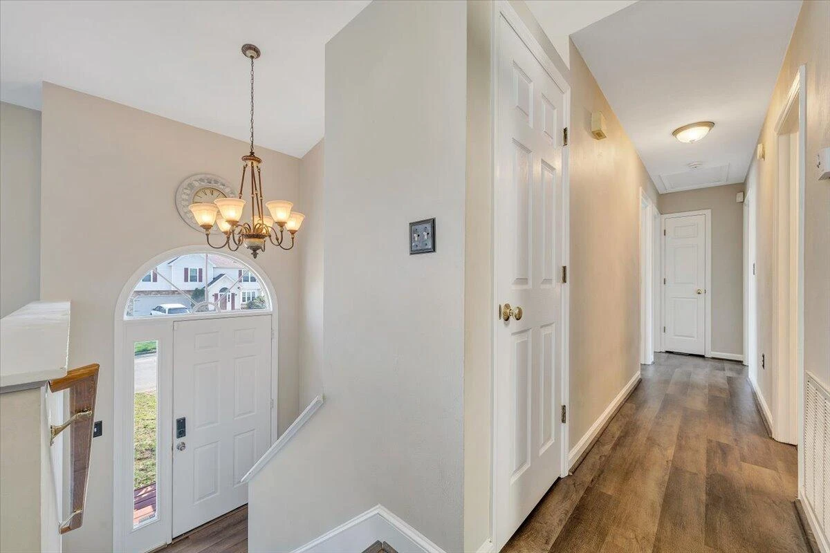 2237 Bloomfield AVE - Photo 21