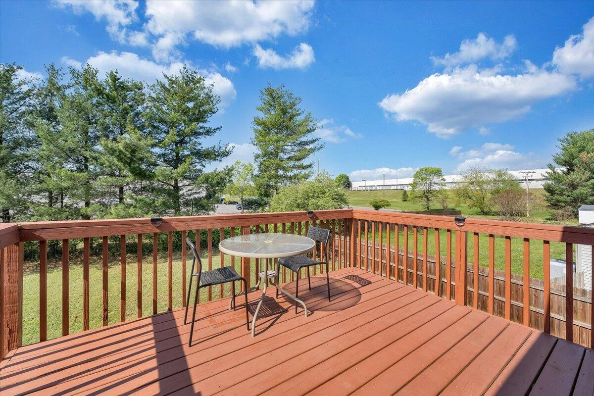 2237 Bloomfield AVE - Photo 31