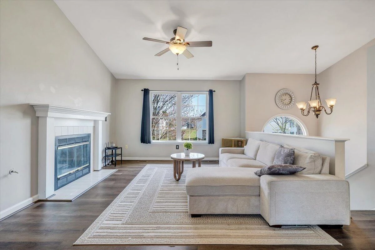 2237 Bloomfield AVE - Photo 7