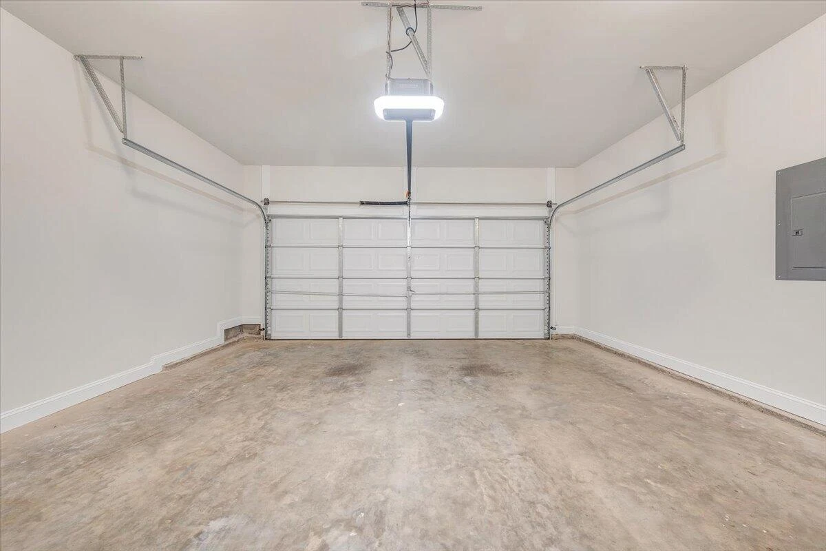 2071 Heys LN - Photo 37