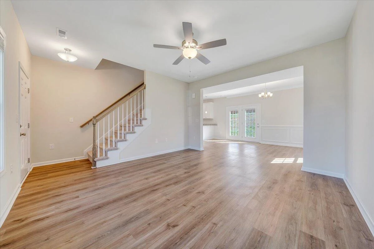 2071 Heys LN - Photo 7
