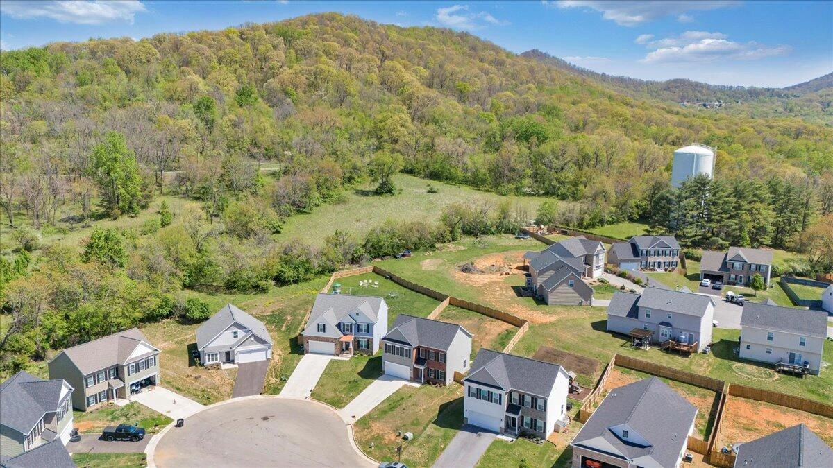 2071 Heys LN - Photo 53