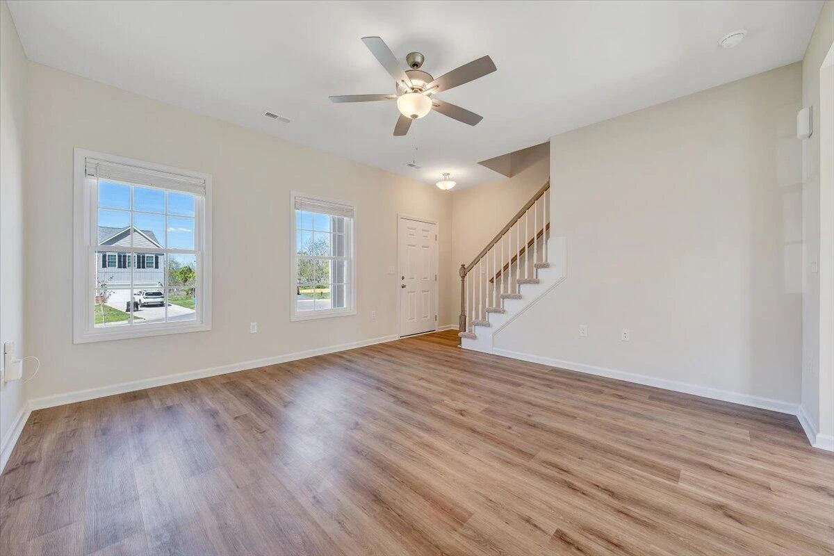 2071 Heys LN - Photo 9