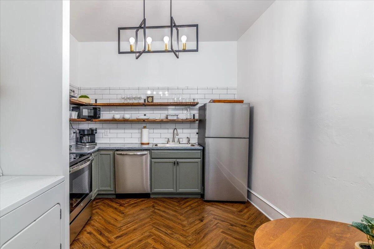 205 College AVE - Photo 8