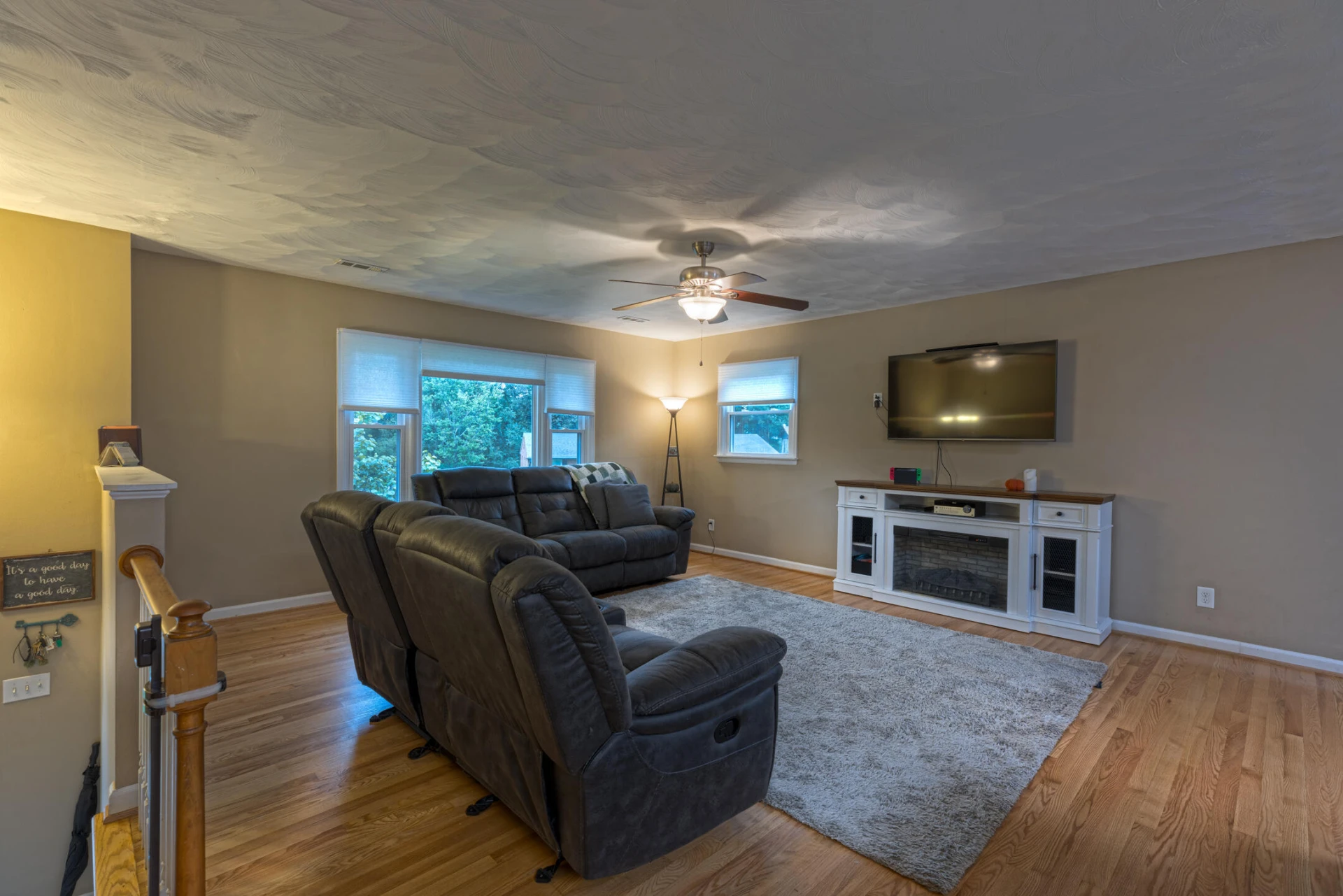 322 Ingal BLVD - Photo 2