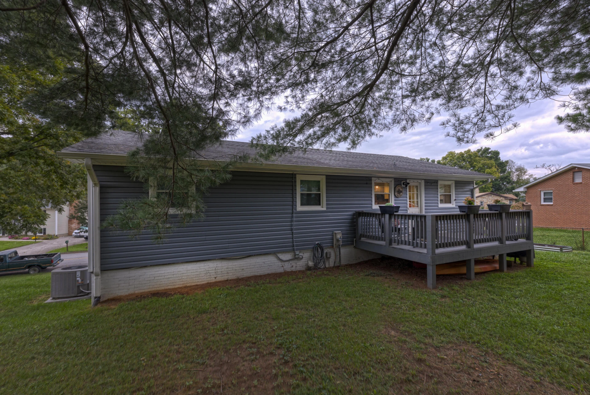 322 Ingal BLVD - Photo 22