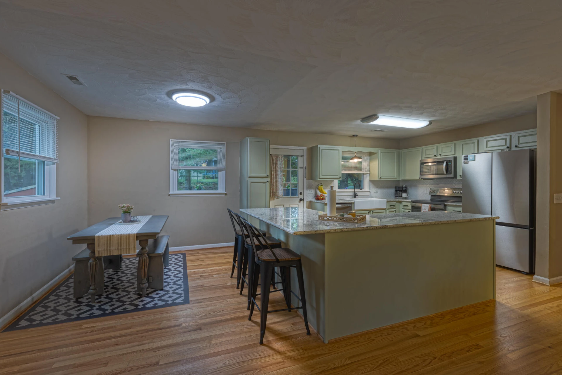 322 Ingal BLVD - Photo 4