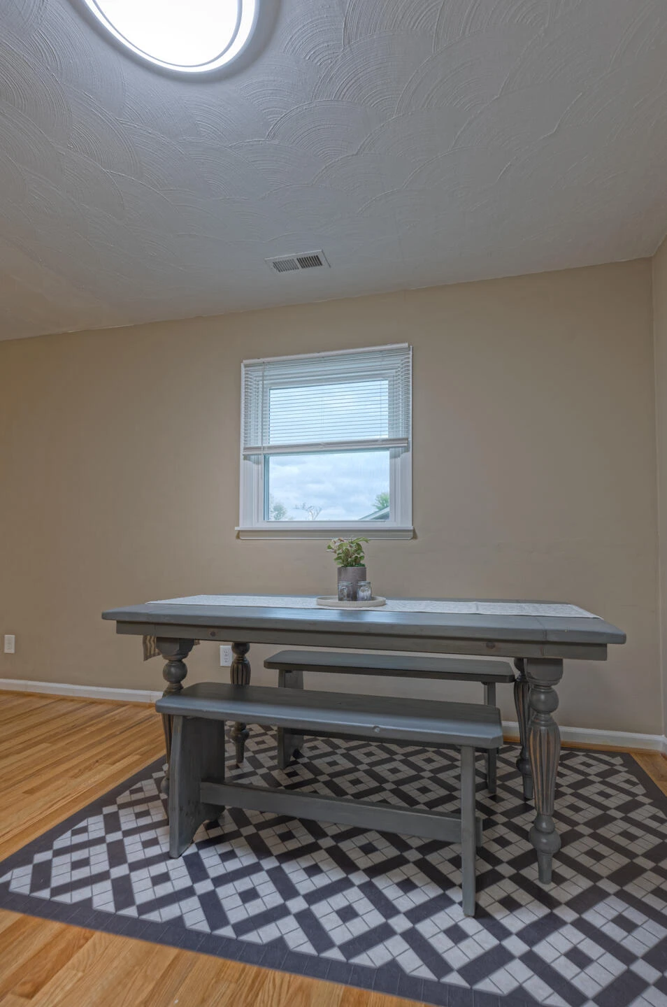 322 Ingal BLVD - Photo 9