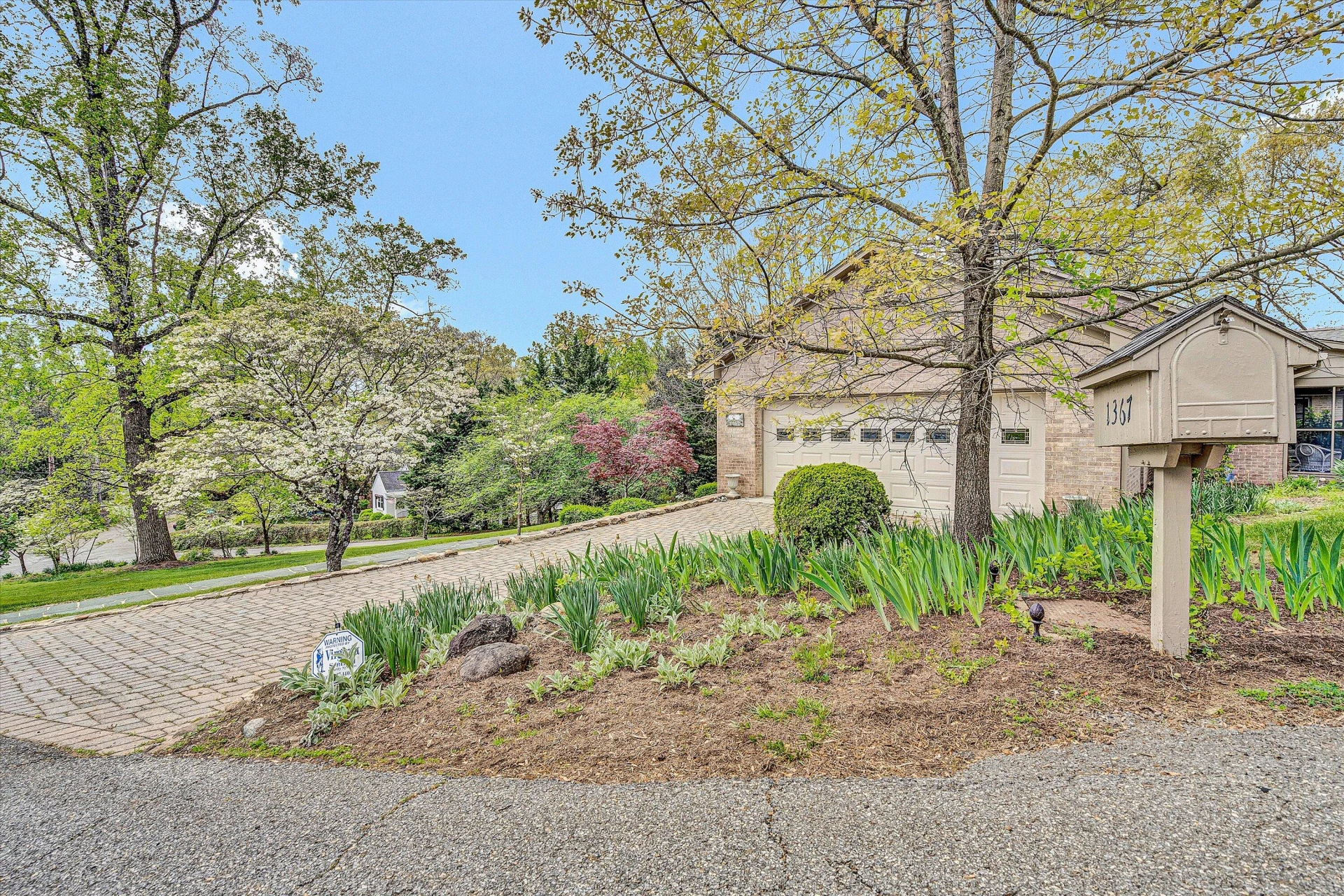 1367 Lakewood DR - Photo 24