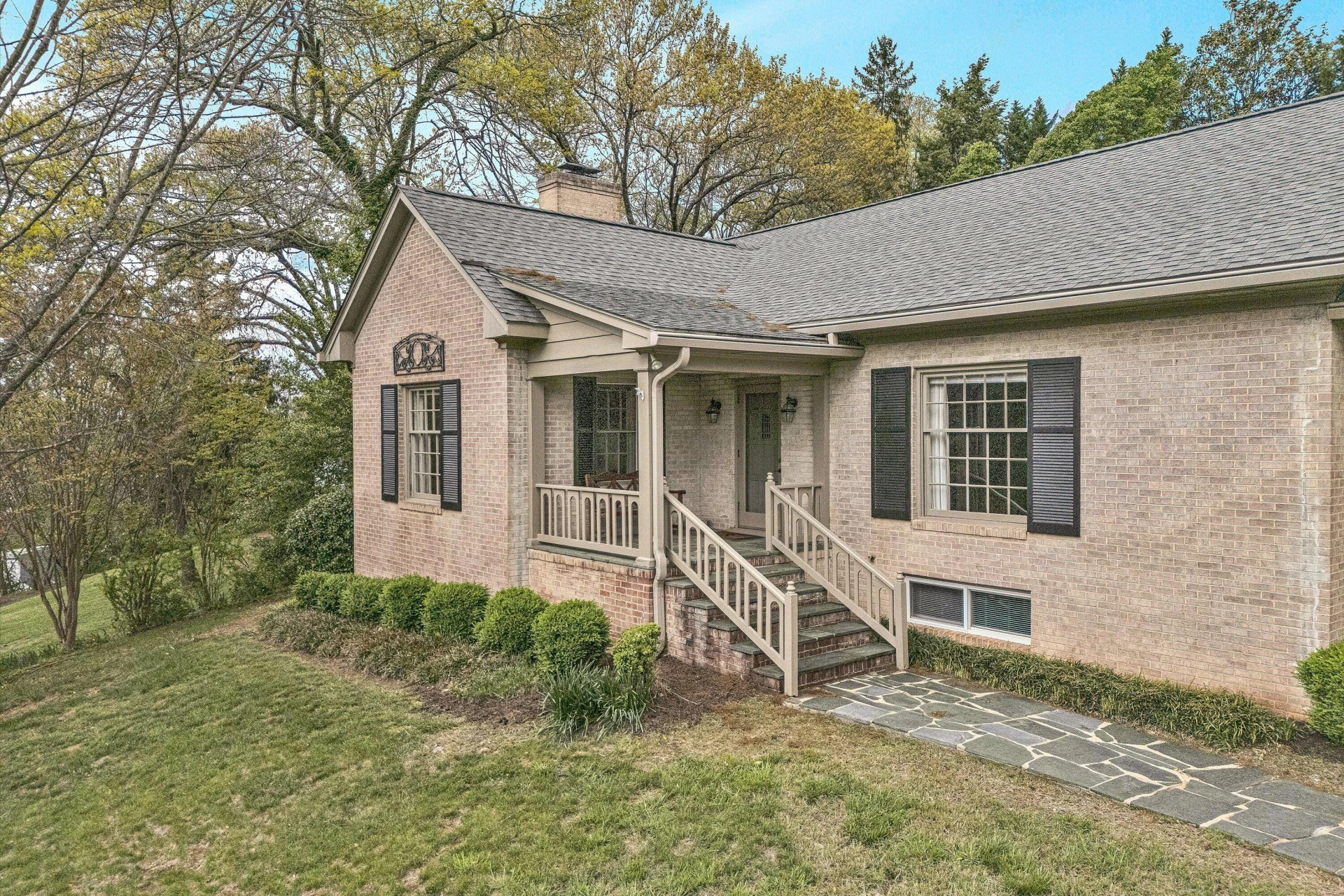 1367 Lakewood DR - Photo 3