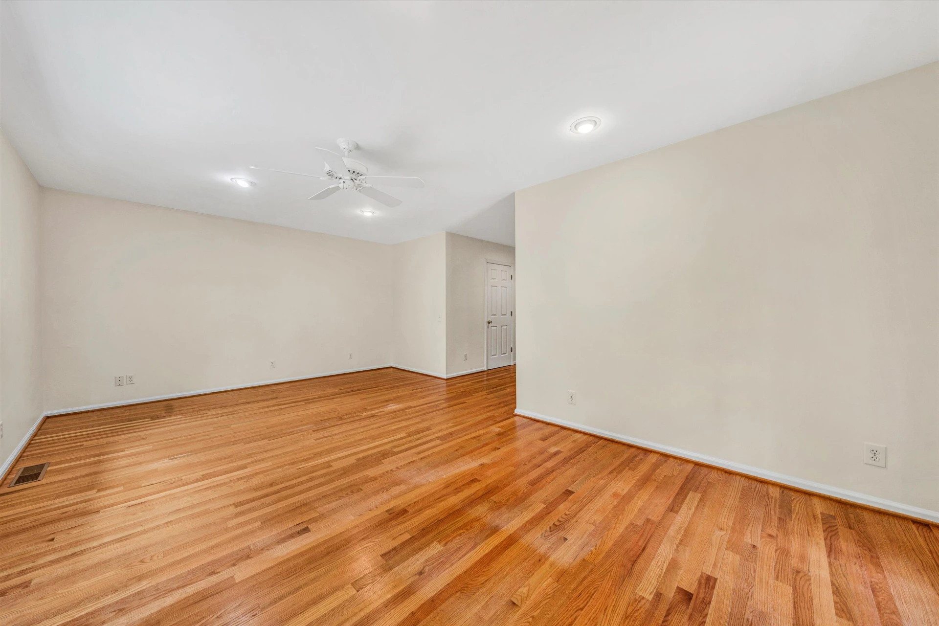 2833 Longview AVE - Photo 10