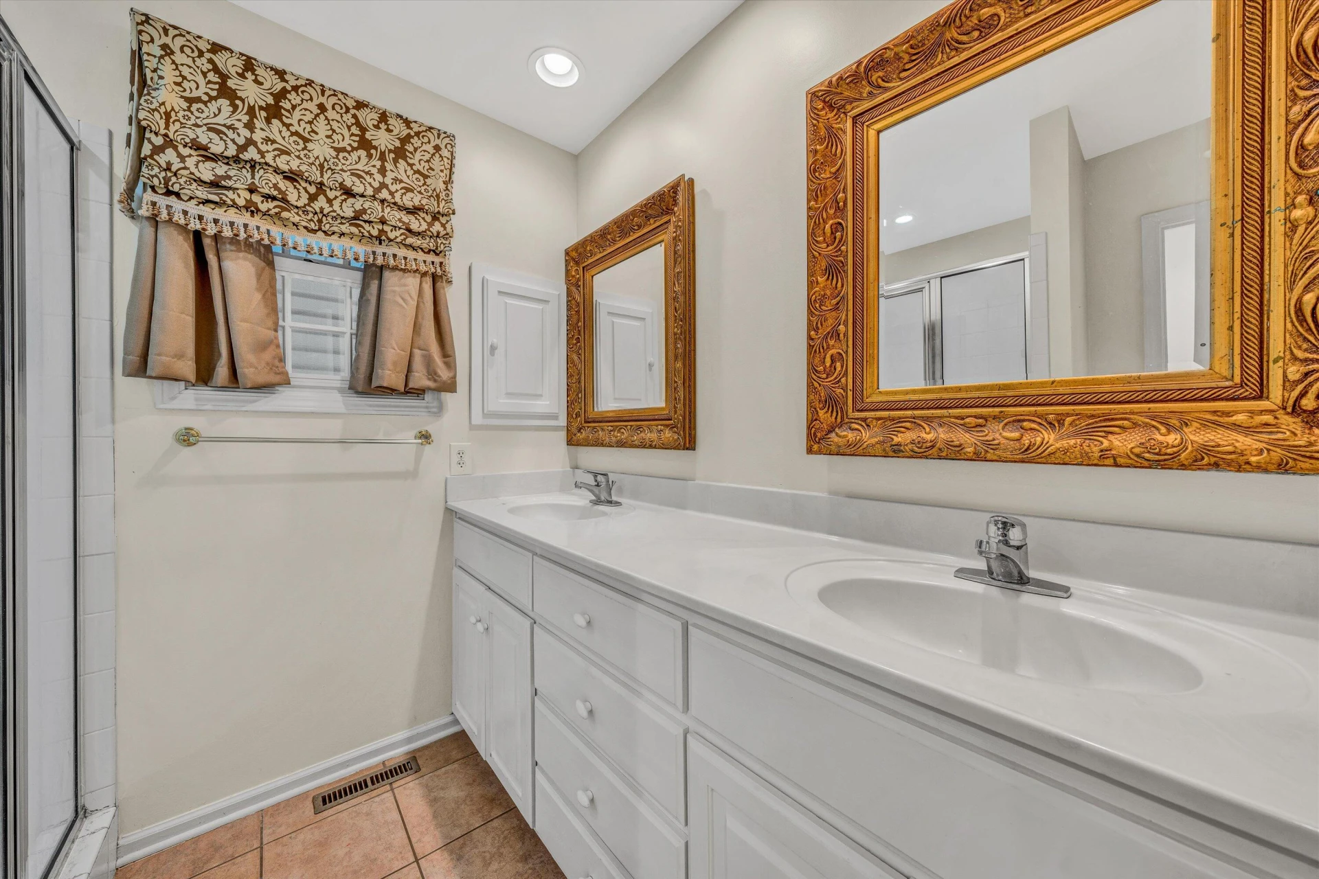 2833 Longview AVE - Photo 12